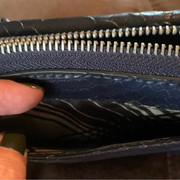 London Fog Wallet - Picture 12 of 13